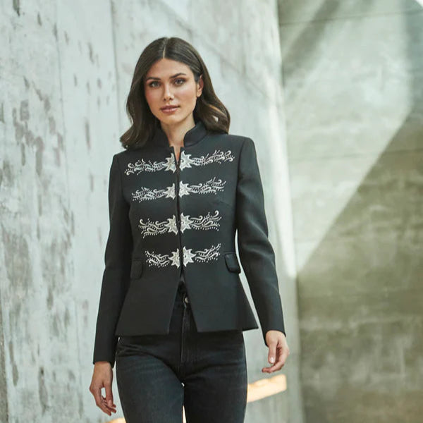 BLAZER NEGRO BORDADO PLATA FIORELLA