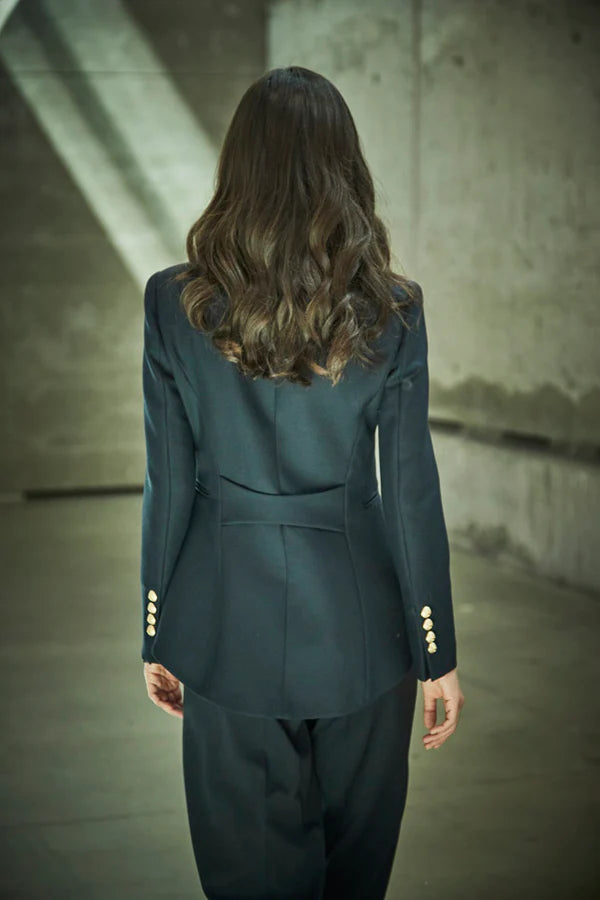 BLAZER AZUL MARINO CORTE ENTALLADO POPPY