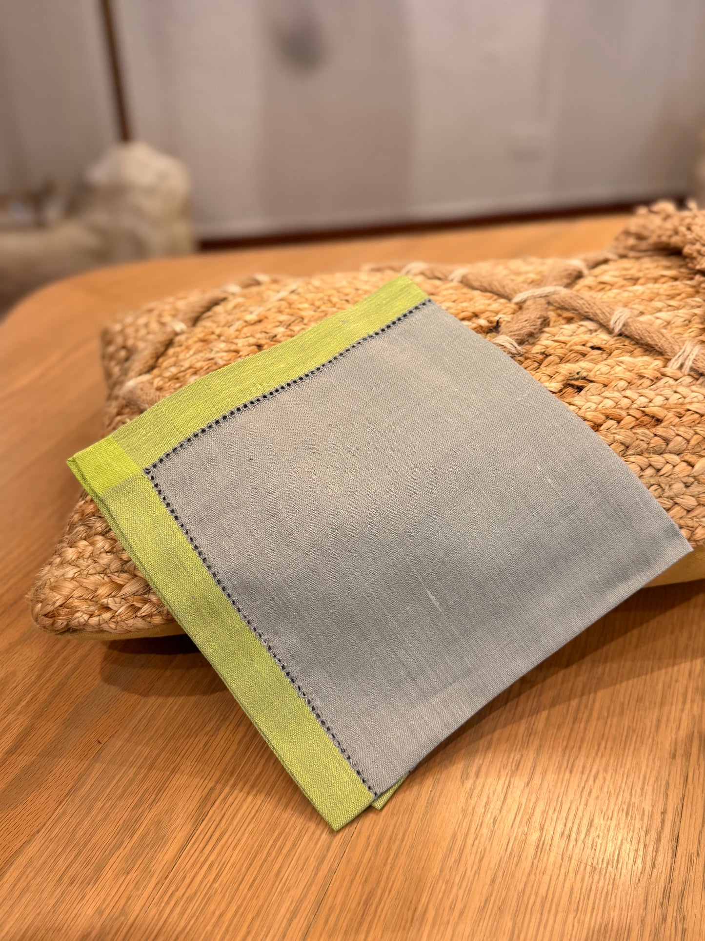GUARDANAPO GRIS CON VERDE