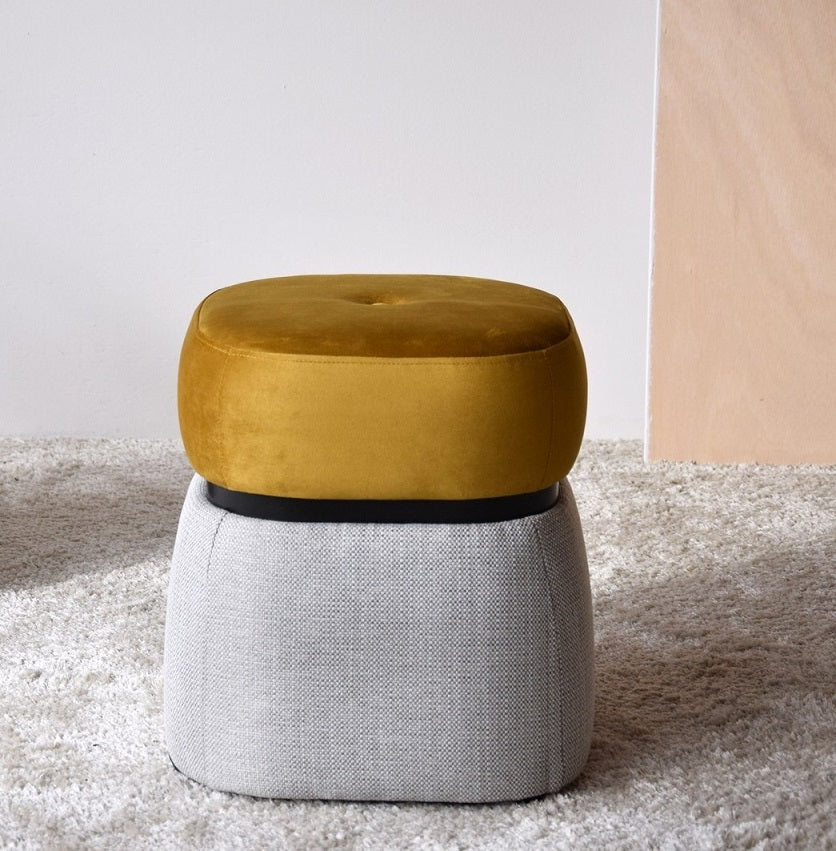 PUF BEIGE Y TERCIOPELO MOSTAZA