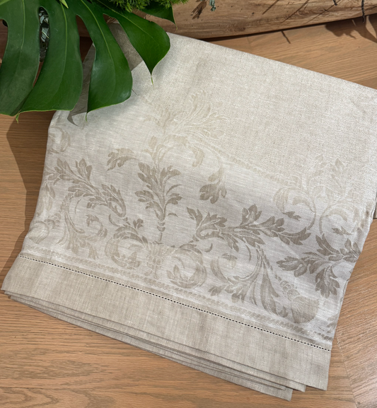 MANTEL ADAMASCA OVAL