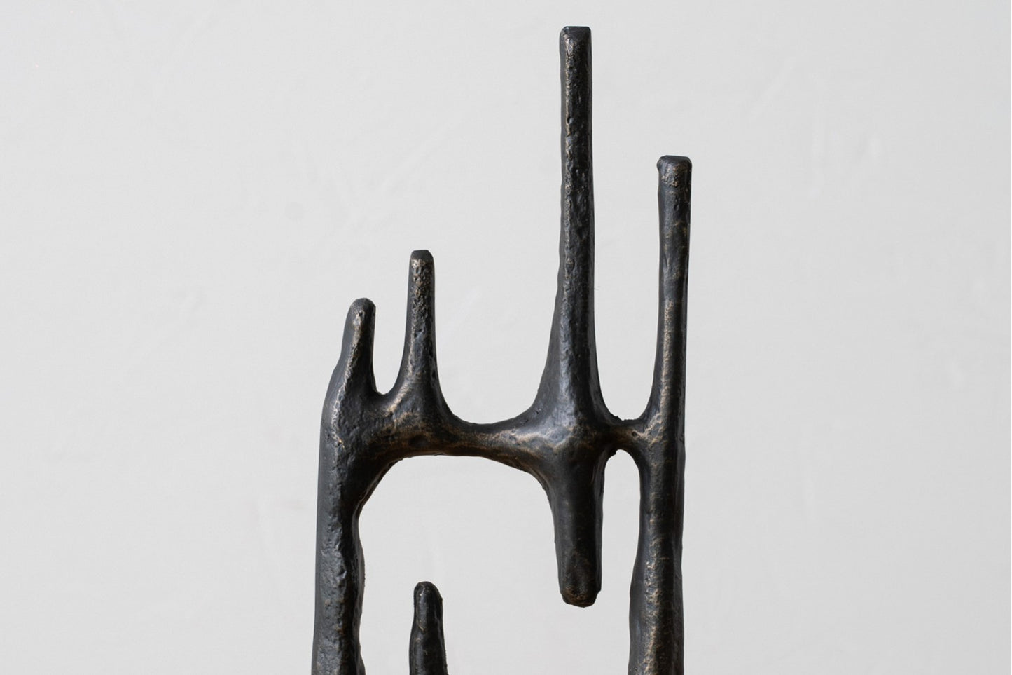 SCULPTURE ABSTRAITE N4. MÉTAL ET MARBRE