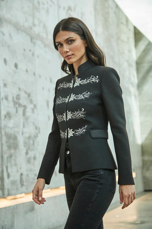 BLAZER NEGRO BORDADO PLATA FIORELLA