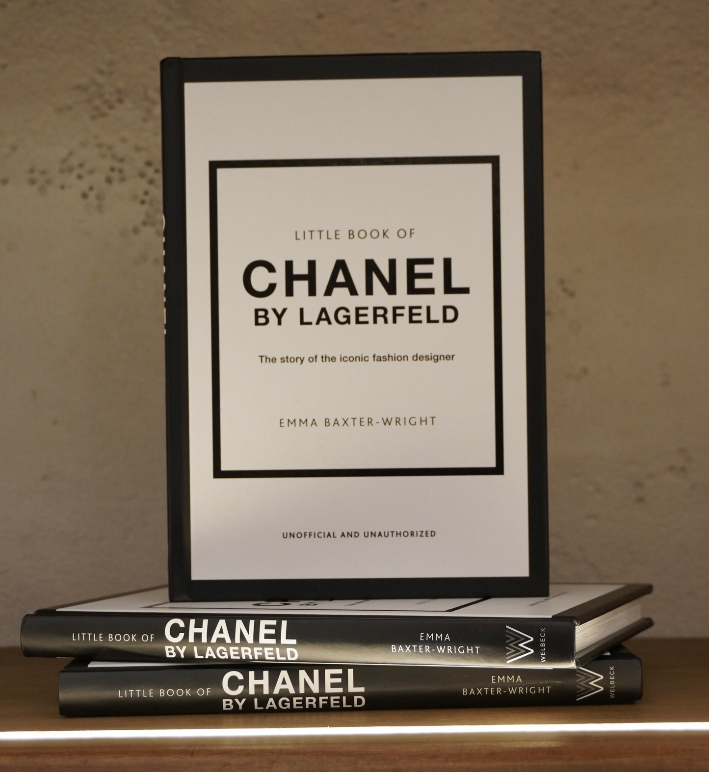 The Little Book of Chanel by Lagerfeld / The Story of the Iconic Fashion Desi