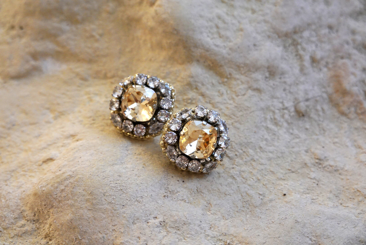 Aretes Metal Studs Gold