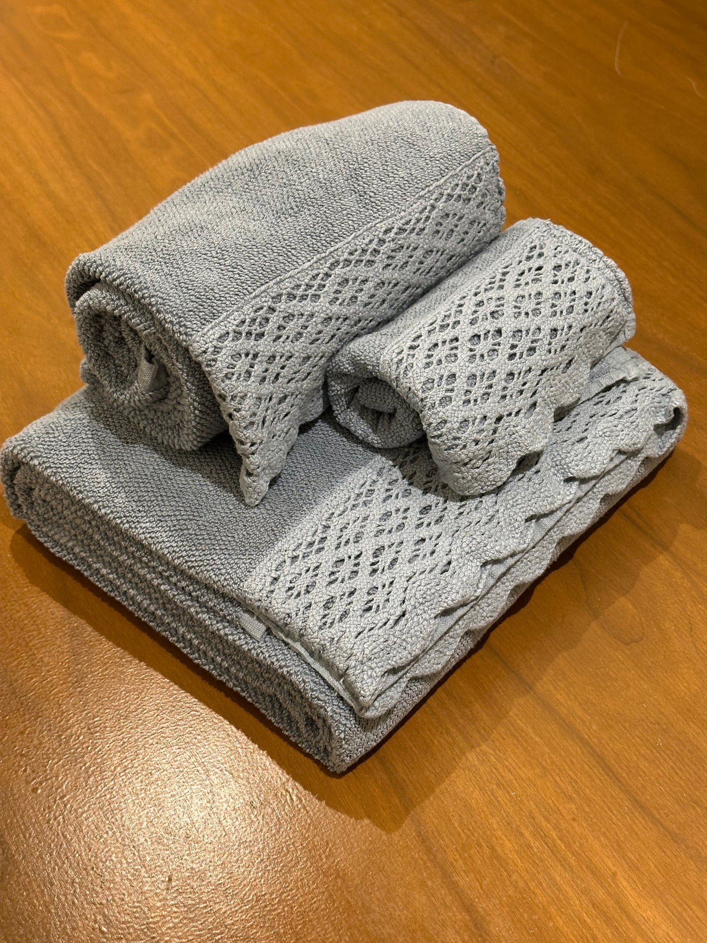 JUEGO DE BAÑO RENDA AZUL VAQUERO