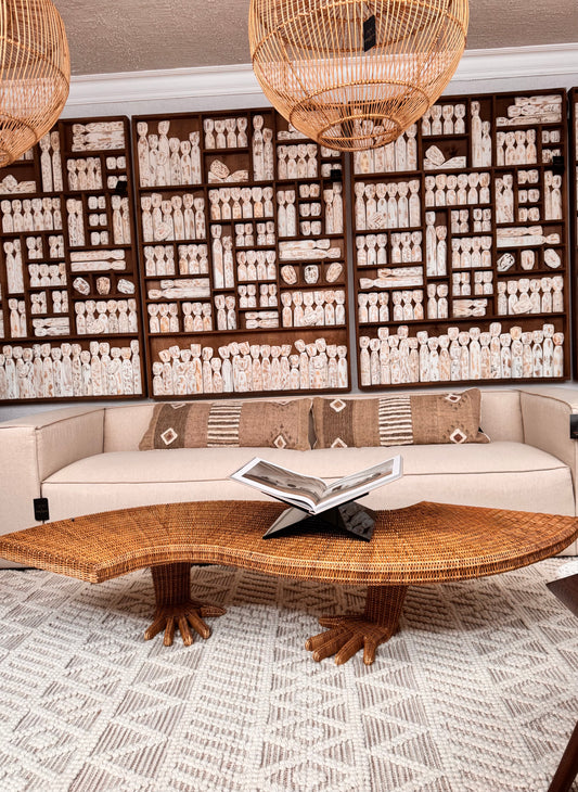 MESA ESTILO CON MANOS MIMBRE