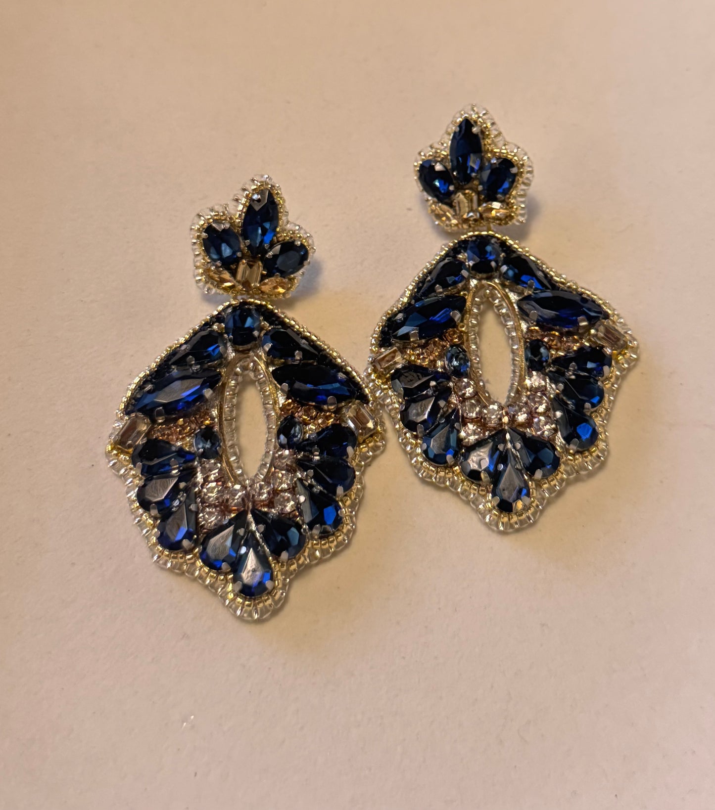Aretes Azula
