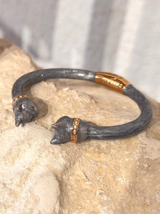 Pulsera Gato Gris Cuerpo de Esmalte Gris y Cristales