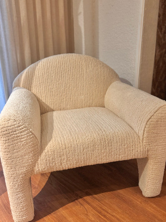 SILLÓN ELLE ESTRUCTURA DE MADERA TAPIZADO EN ALGODÓN