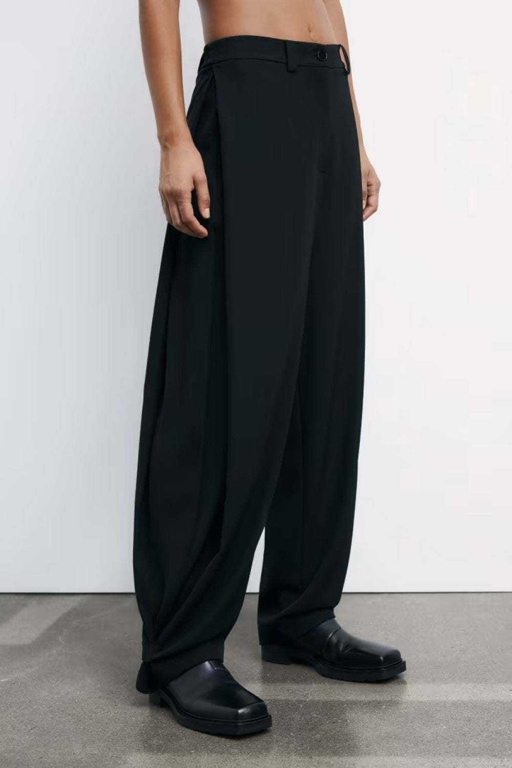 PANTALON TROUSERS NERO CON APERTURA