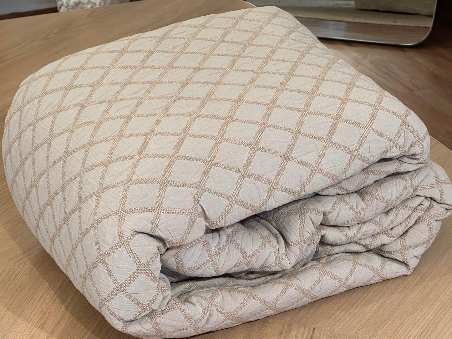 EDREDON MILAN CAMEL 270X260