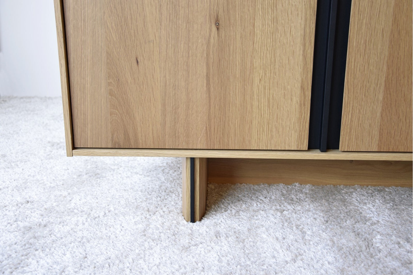 SIDEBOARD. NATURAL OAK AND BLACK METAL